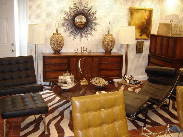 Fleur De Lis Antiques and Design LLC | 4 Long Ridge Rd, West Redding, CT 06896, USA | Phone: (203) 664-1673