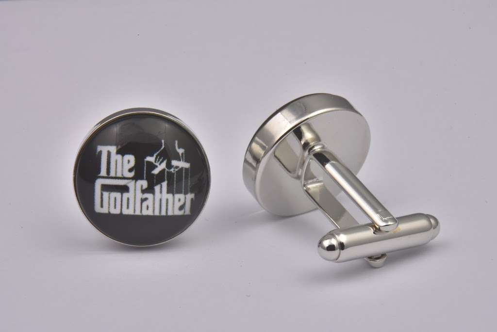 Cufflinks Gift Hub | 33 Wood St, Barnet EN5 4BE, UK | Phone: 0800 772 3720