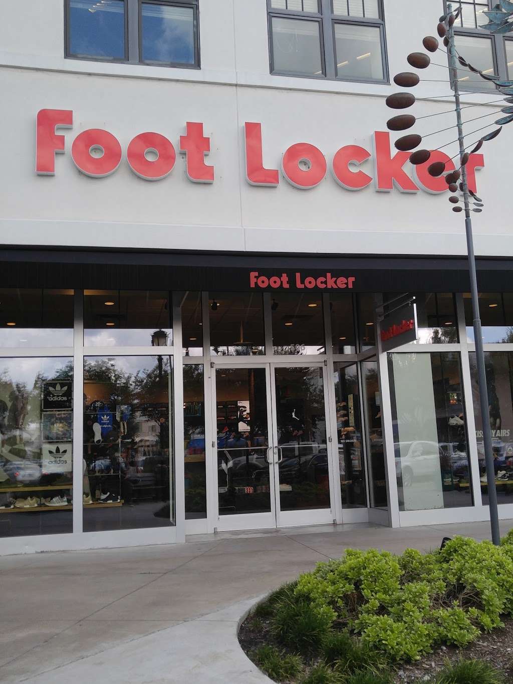 Foot Locker | 305 West Fm 1382, Suite 506, Cedar Hill, TX 75104, USA | Phone: (972) 291-3826