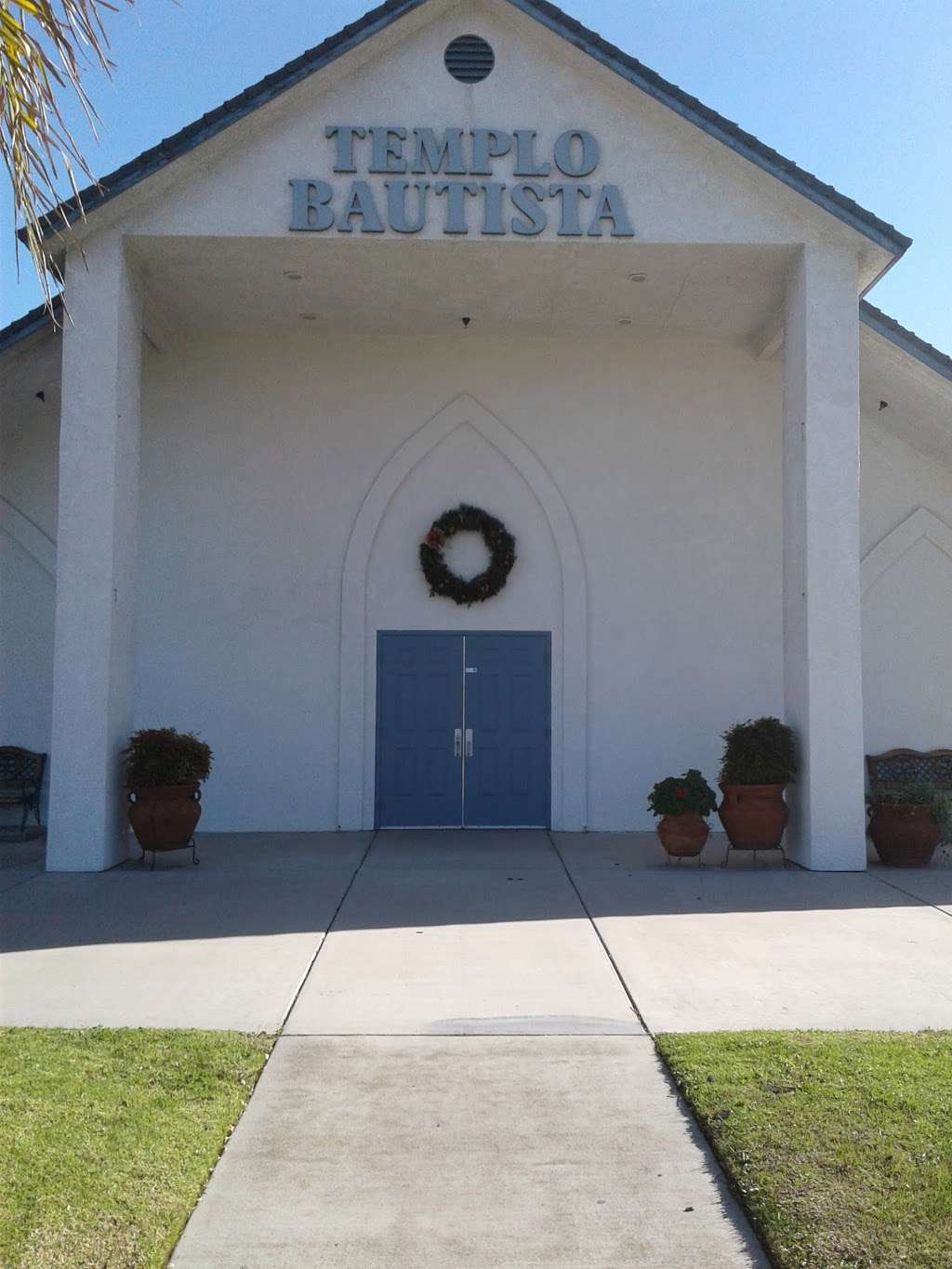 Templo Bautista Monte Calvario | 311 S Sycamore Ave, Rialto, CA 92376, USA | Phone: (909) 820-4630