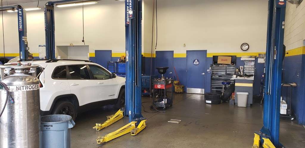 Mountain View Tire & Auto Service - Murrieta | 27584 Clinton Keith Rd, Murrieta, CA 92562, USA | Phone: (888) 860-0535