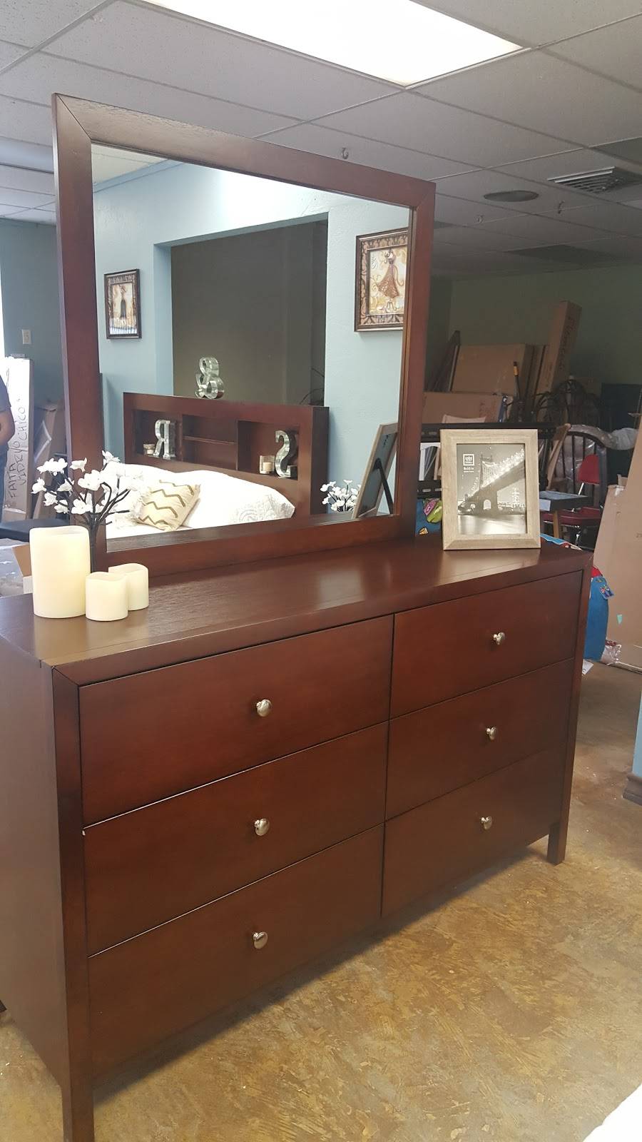 Muebles y Mas en Venta | 512 Market St #1, Laredo, TX 78040, USA | Phone: (956) 754-7273