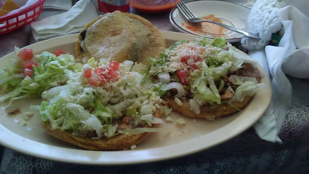 Las Tres Costenitas Restaurant | 4147 S Kedzie Ave, Chicago, IL 60632 | Phone: (872) 281-5739