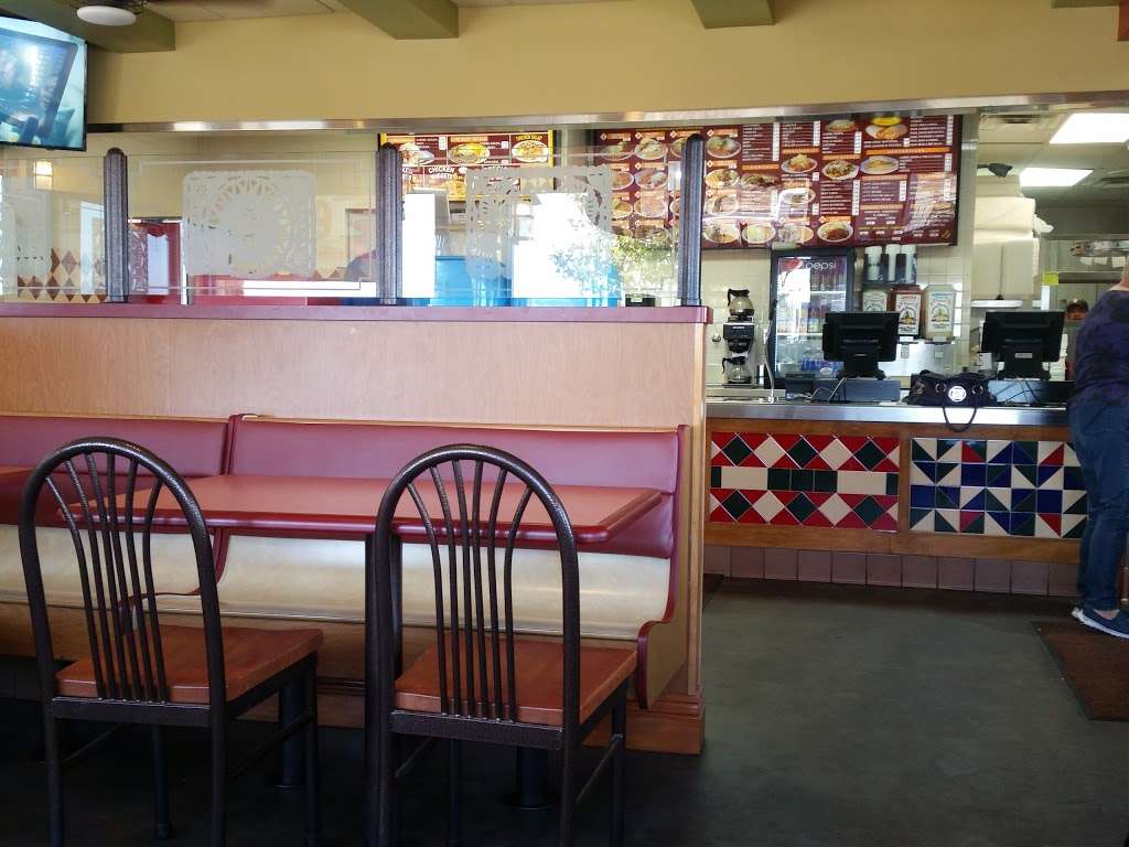 Albertos Mexican Food | 4801, 13374 Ranchero Rd, Oak Hills, CA 92344 | Phone: (760) 244-0026