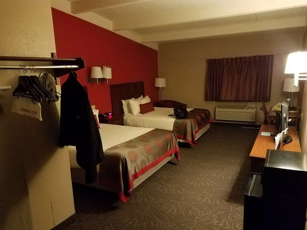 Ramada Hotel & Conference Center by Wyndham Hammond | 4141 Calumet Ave, Hammond, IN 46320 | Phone: (219) 933-0500