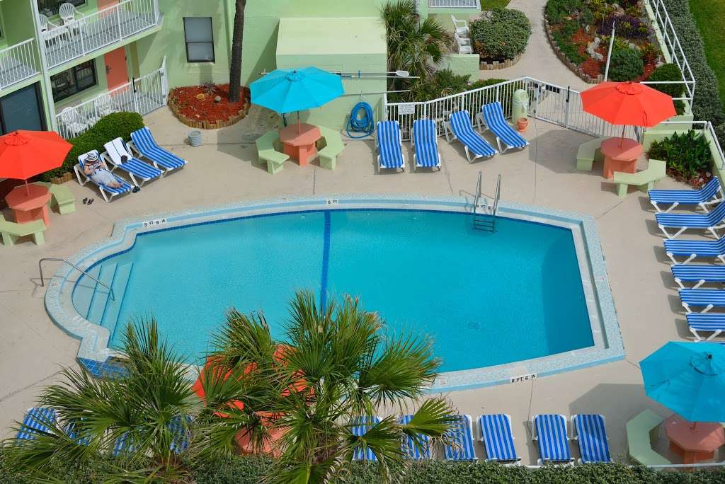 El Caribe Resort & Conference Center | 2125 S Atlantic Ave, Daytona Beach, FL 32118, USA | Phone: (386) 252-1558