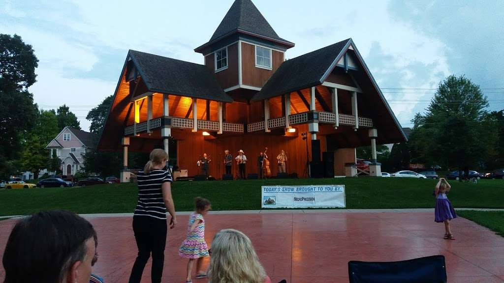 Phoenix Park Bandshell | 111 E Wisconsin St, Delavan, WI 53115, USA | Phone: (262) 728-8577