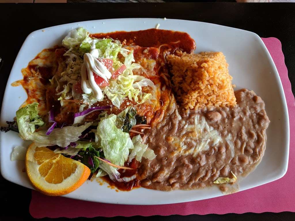 Tlaquepaque Restaurant | 101 W Santa Fe Ave, Placentia, CA 92870 | Phone: (714) 528-0110