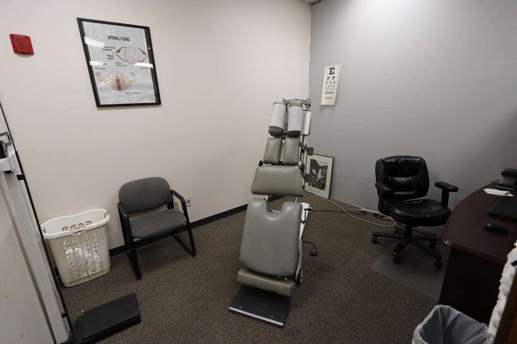 Dr. Perry Chiropractic | 19153 Town Center Dr Suite 103, Apple Valley, CA 92308, USA | Phone: (760) 885-1322