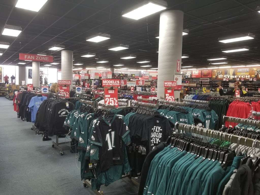 Modells Sporting Goods | 122-C Park Ave, Willow Grove, PA 19090, USA | Phone: (215) 784-9200