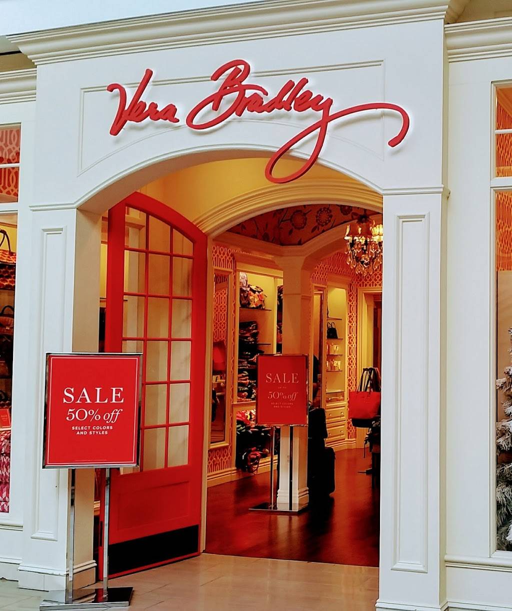 Vera Bradley | 1400 Willowbrook Mall, Wayne, NJ 07470 | Phone: (973) 785-0155