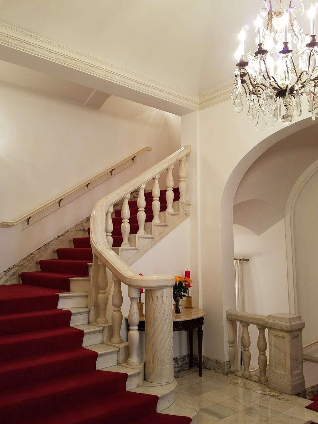 Consulate General of Poland | 1530 N Lake Shore Dr, Chicago, IL 60610, USA | Phone: (312) 337-8166