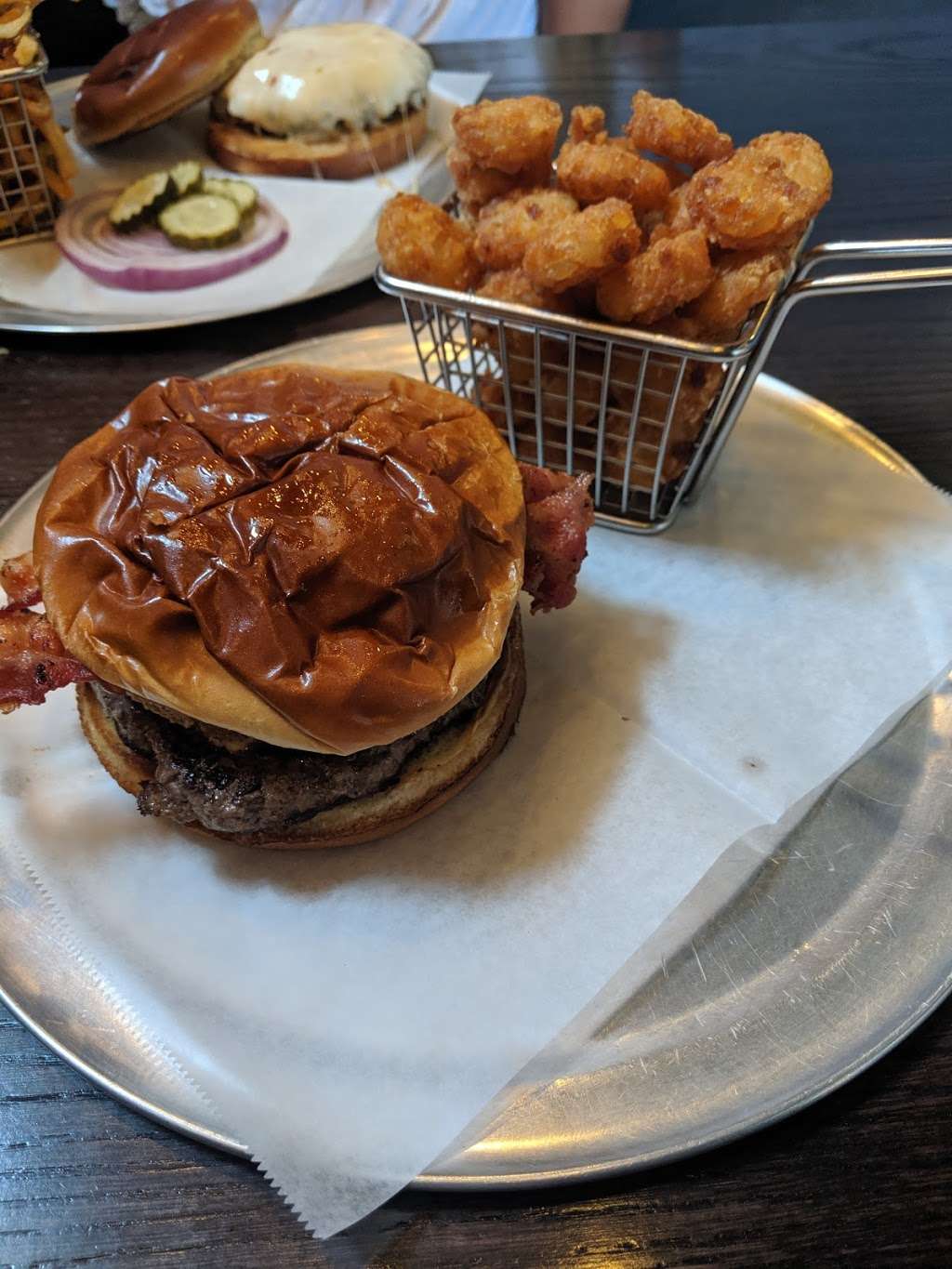 Burgers & Beer | 101 W Locust St, Fairbury, IL 61739, USA | Phone: (815) 692-1163