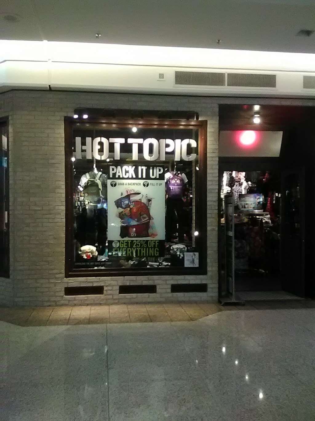 Hot Topic | 2157 Southlake Mall, Merrillville, IN 46410, USA | Phone: (219) 795-1470