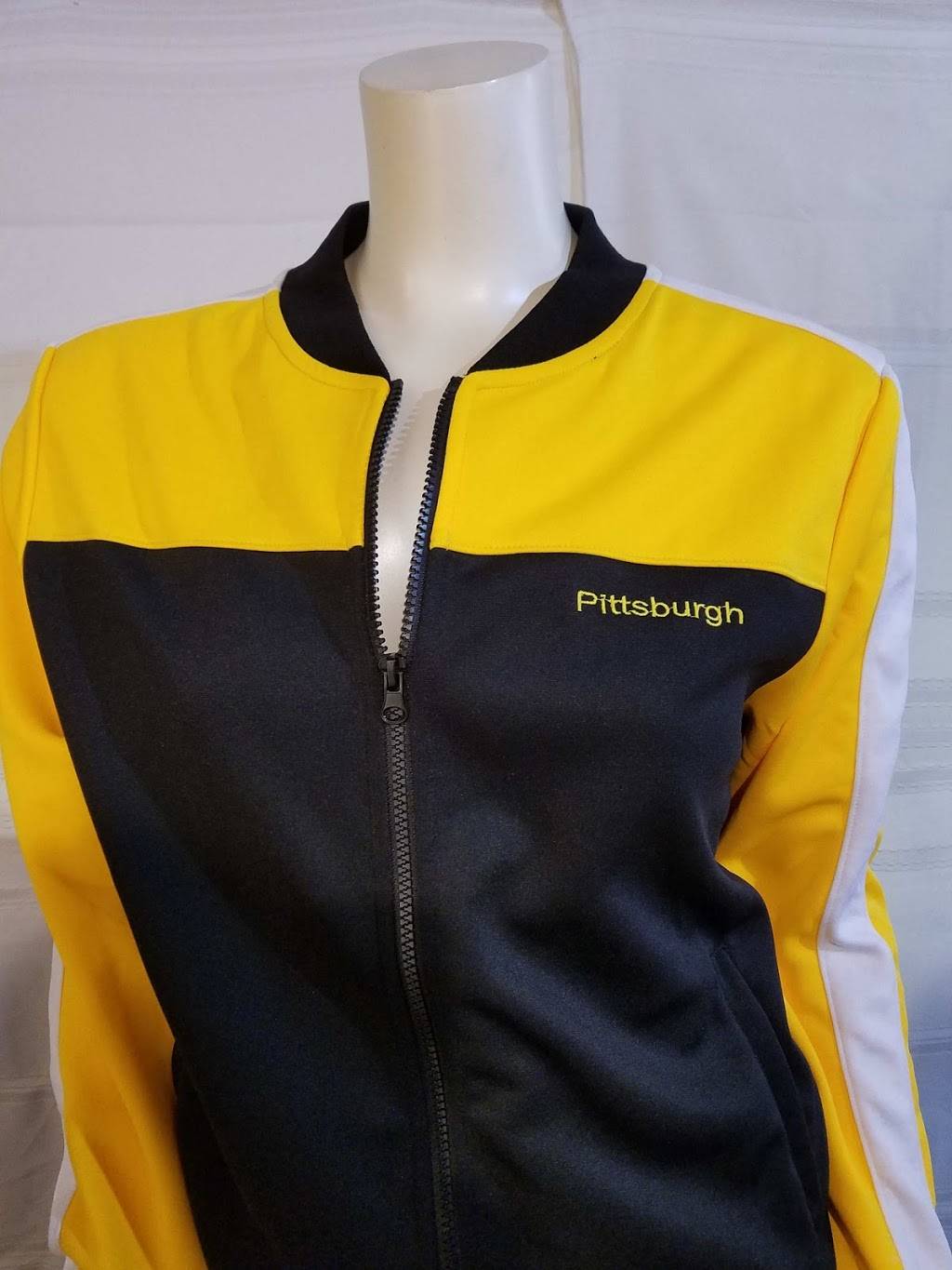 4J Leggings Boutique | 1814 Penn Ave, Pittsburgh, PA 15222 | Phone: (412) 390-5674