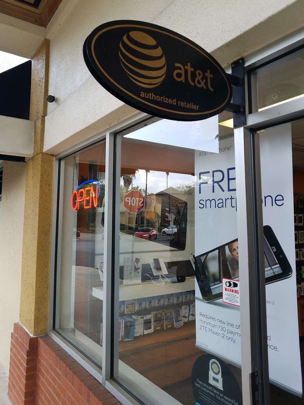 AT&T Store | 4250 Alafaya Trail Suite 124, Oviedo, FL 32765, USA | Phone: (407) 971-2229