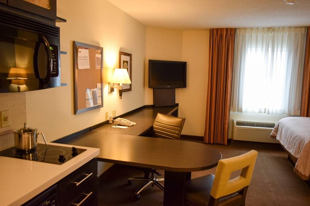 Candlewood Suites Wichita-Airport | 570 S Julia St, Wichita, KS 67209, USA | Phone: (316) 942-0400