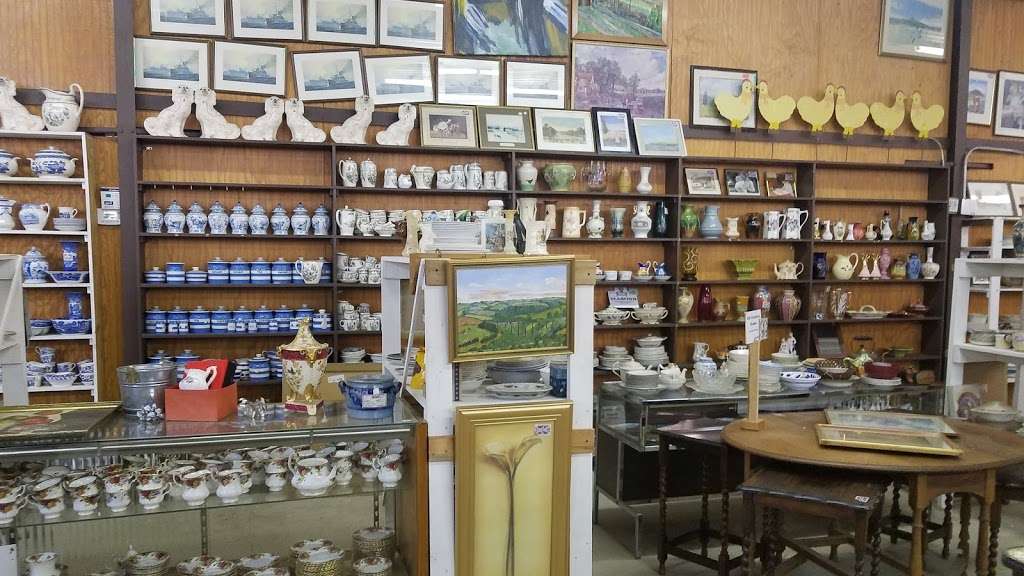 East Fork Mall - Antiques & Collectibles | 613A Highway 80 East, Sunnyvale, TX 75182, USA | Phone: (972) 226-2704