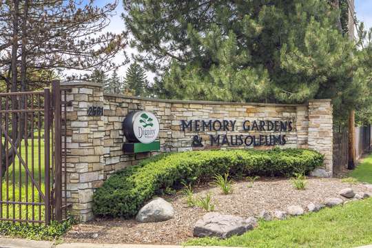 Memory Gardens Cemetery | 2501 E Euclid Ave, Arlington Heights, IL 60004, USA | Phone: (847) 255-1010