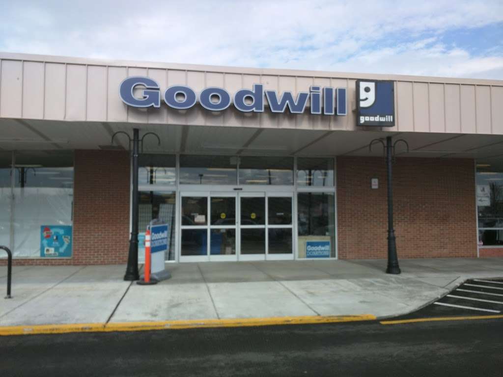 Goodwill | 311 Newark Shopping Center, Newark, DE 19711, USA | Phone: (302) 453-1430