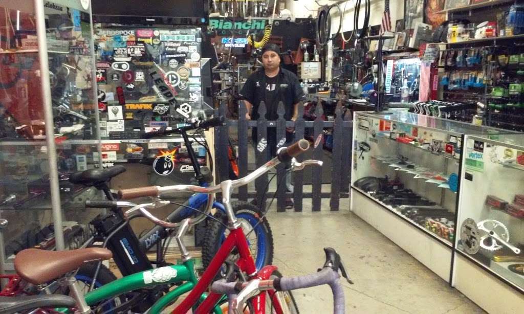 El Maestro Bicycle Shop | 806 S Main St, Los Angeles, CA 90014, USA | Phone: (213) 627-0580