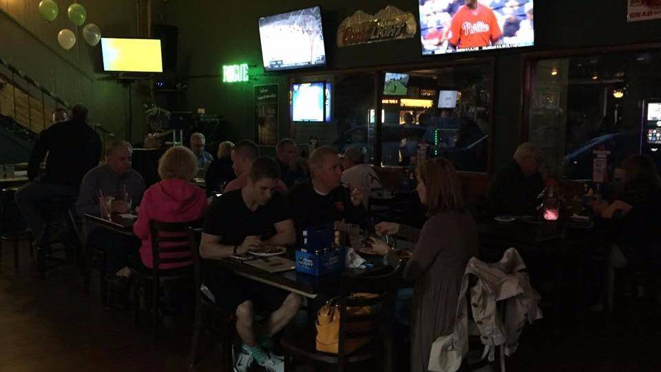 Hankos Sports Bar & Grill | 4 Monroe Pkwy F, Lake Oswego, OR 97035, USA | Phone: (503) 697-7819