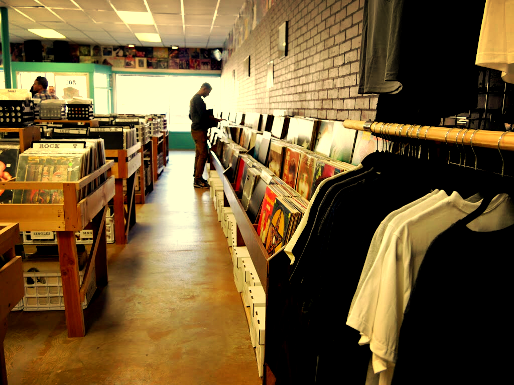 Retroactive Records And Games | 801 Main St, Suisun City, CA 94585, USA | Phone: (707) 429-9011