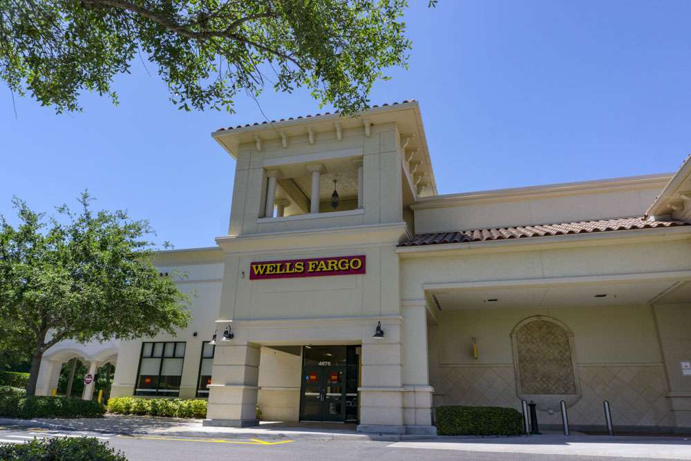 Wells Fargo Bank | 4876 S Apopka Vineland Rd, Orlando, FL 32819 | Phone: (407) 612-6186