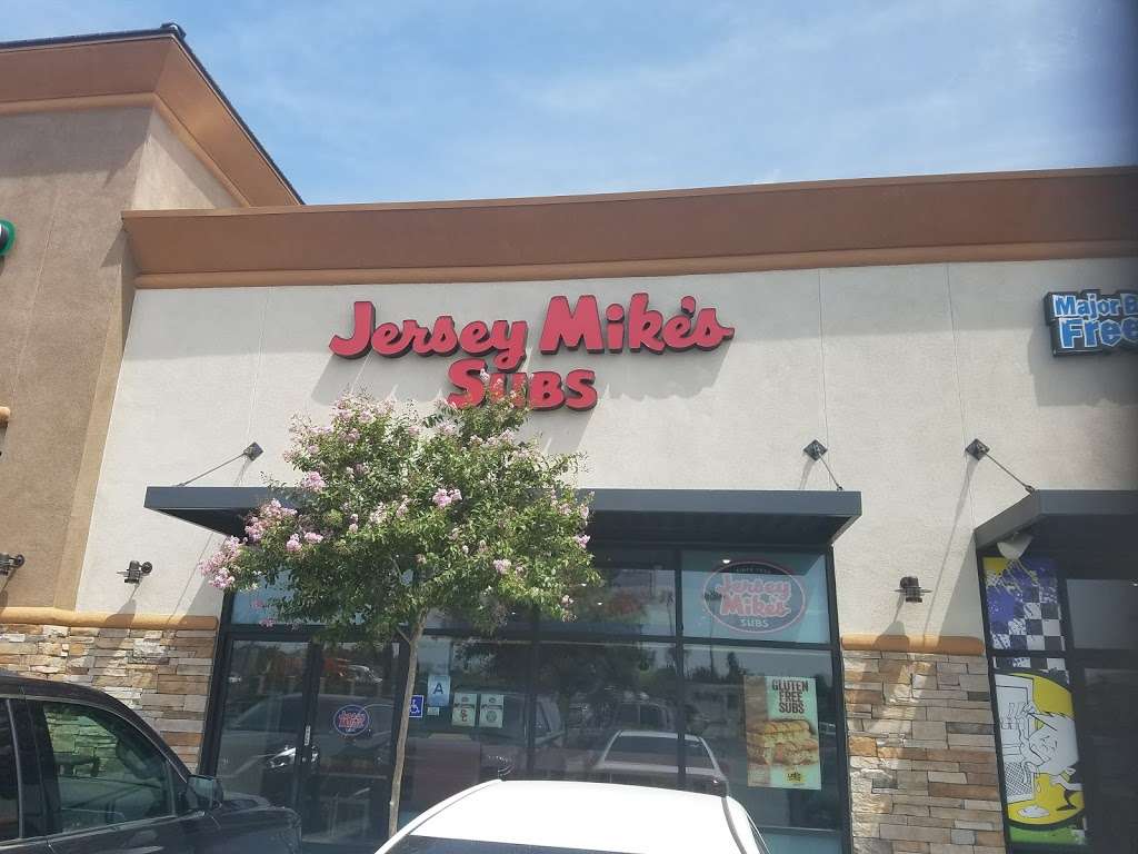 Jersey Mikes Subs | 186 E Easton St, Rialto, CA 92376, USA | Phone: (909) 879-7599