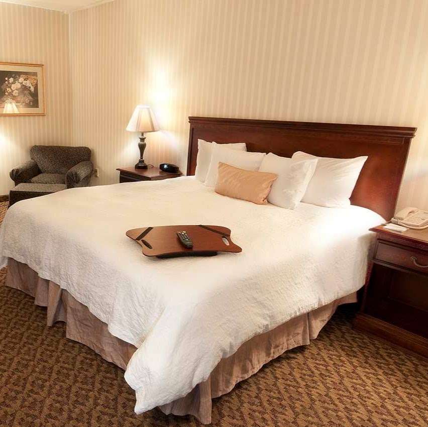 Hampton Inn & Suites Fairfield | 118-124 Route 46 East, Fairfield, NJ 07004 | Phone: (973) 575-5777