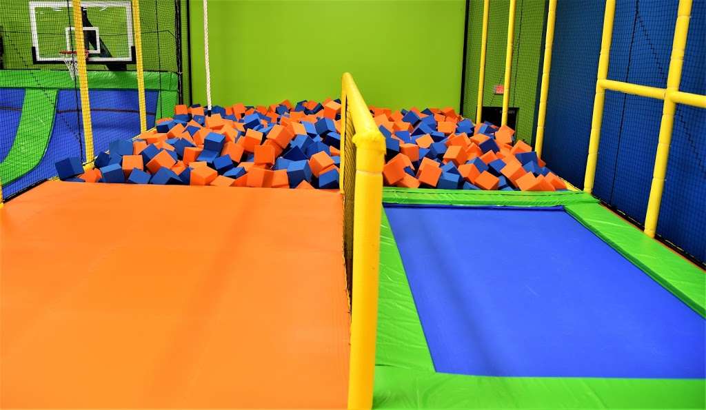 Jumping World League City | 100 Gulf Fwy N, League City, TX 77573, USA | Phone: (281) 724-0760