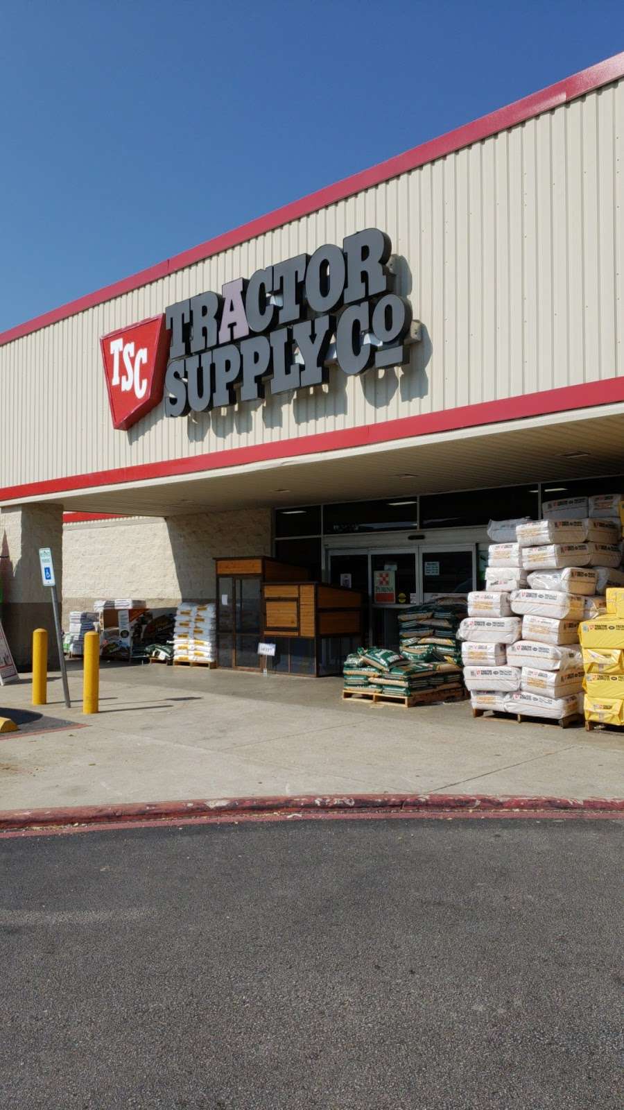 Tractor Supply Co. | 1407 Interstate 45 N, Conroe, TX 77304, USA | Phone: (936) 756-3831