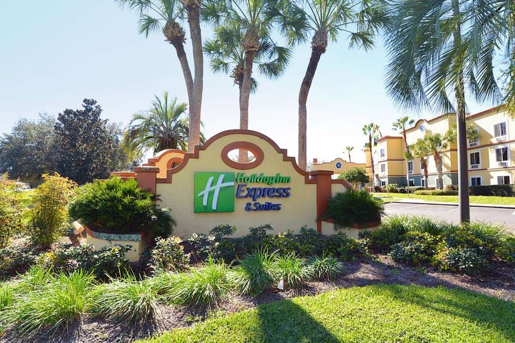 Holiday Inn Express & Suites The Villages | 1205 Avenida Central North, The Villages, FL 32159, USA | Phone: (352) 750-3888