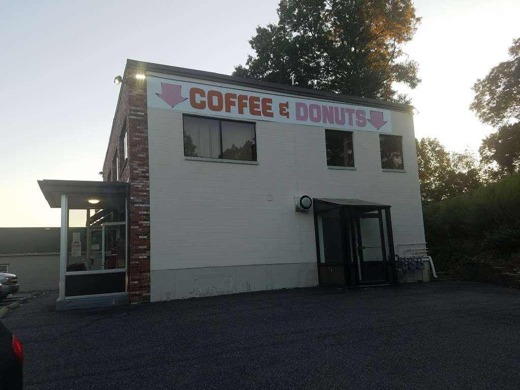 Dunkin Donuts | 400 Washington St, Westwood, MA 02090, USA | Phone: (781) 251-0442