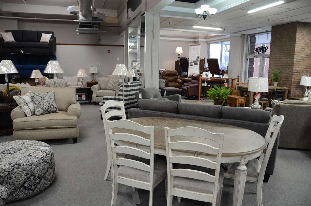 Fairbury Furniture | 100 W Locust St, Fairbury, IL 61739, USA | Phone: (815) 692-3000