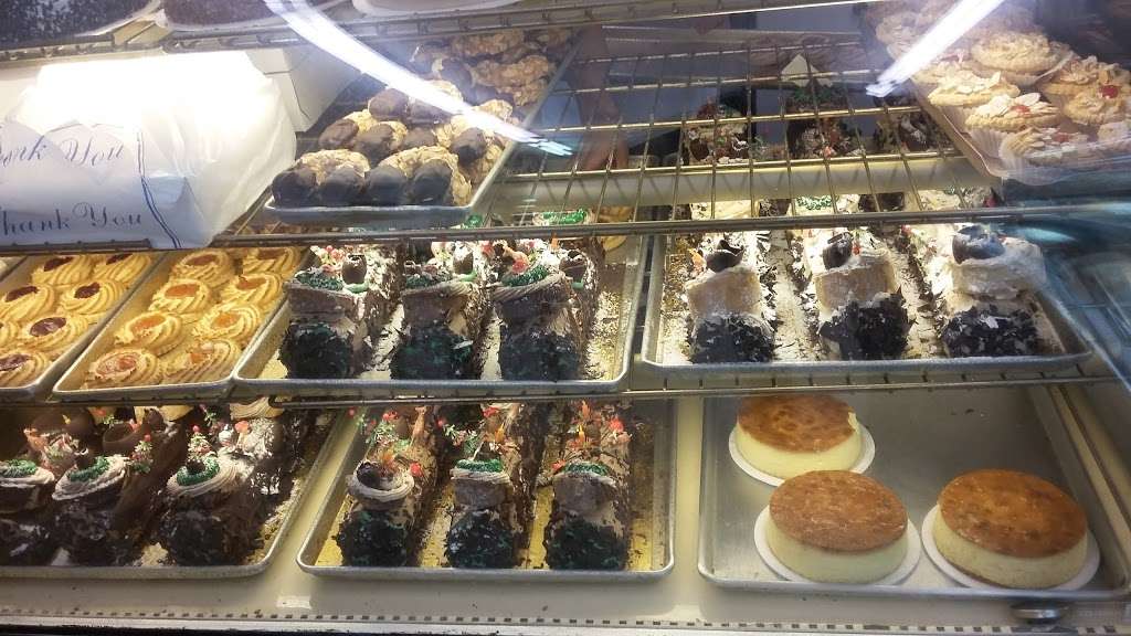 Swiss Pastry Shoppe | 1711 E 2nd St, Scotch Plains, NJ 07076, USA | Phone: (908) 322-4751