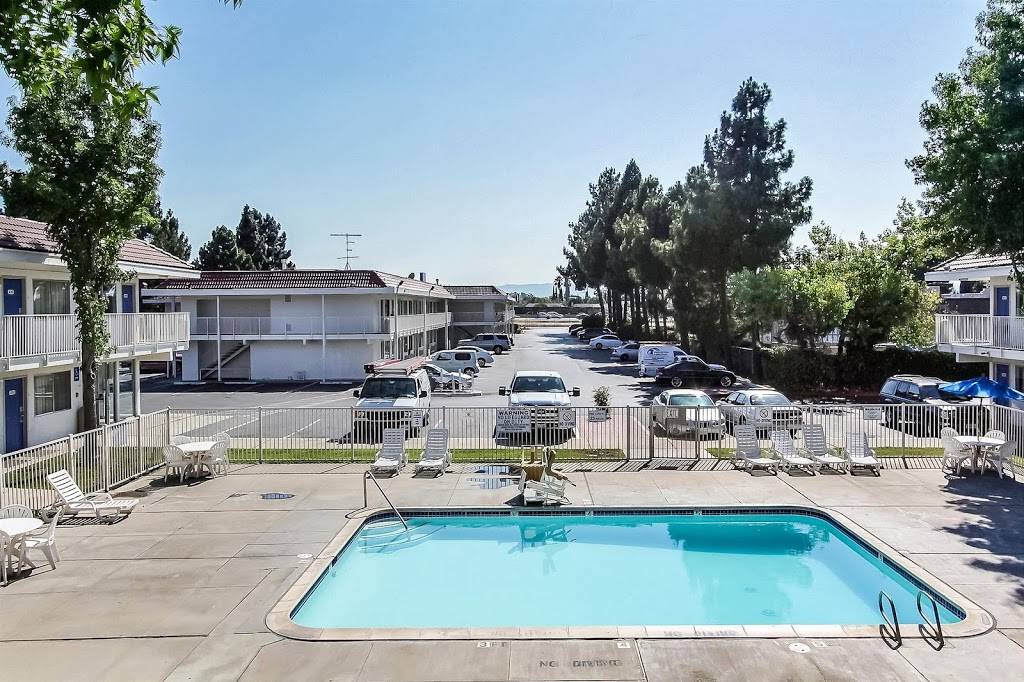 Motel 6 San Jose, CA - South | 2560 Fontaine Rd, San Jose, CA 95121, USA | Phone: (408) 270-3131