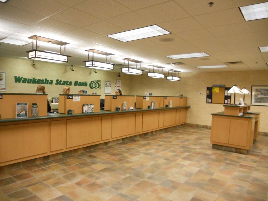 Waukesha State Bank | 3293 Golf Rd, Delafield, WI 53018, USA | Phone: (262) 646-5000