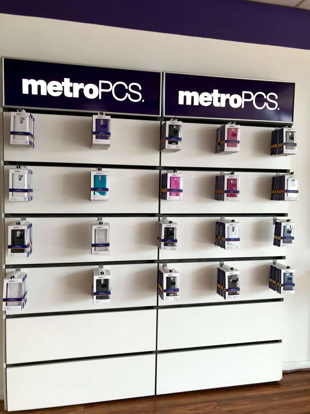 Metro by T-Mobile | 5003 Antoine Dr Suite J, Houston, TX 77092, USA | Phone: (713) 812-1665