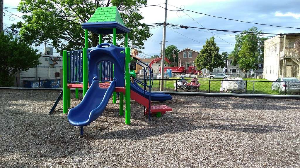 Mulberry Playlot Park | 3150 S Robinson St, Chicago, IL 60608, USA | Phone: (312) 747-6026