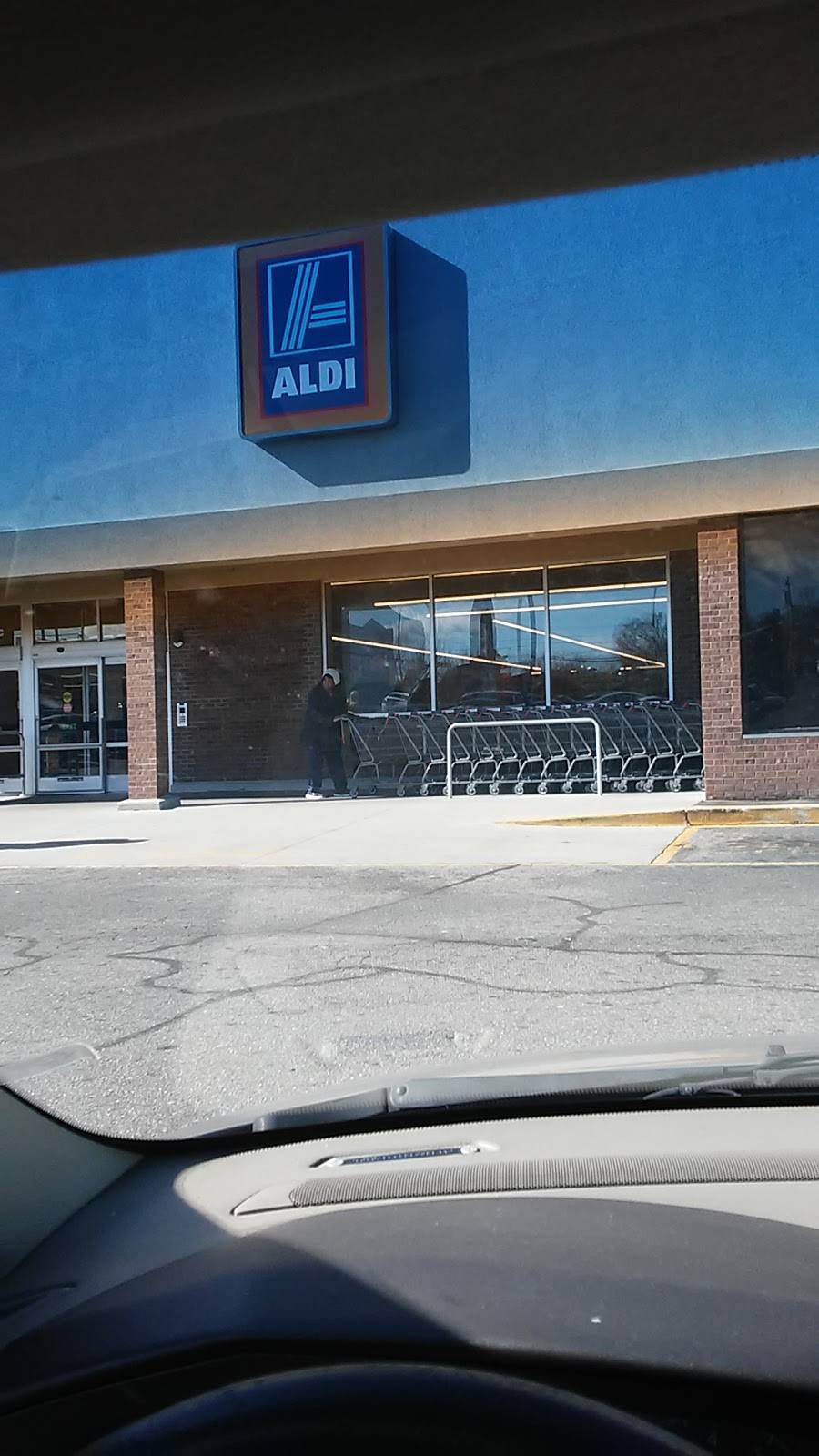 ALDI | 2920 Randleman Rd, Greensboro, NC 27406, USA | Phone: (855) 955-2534