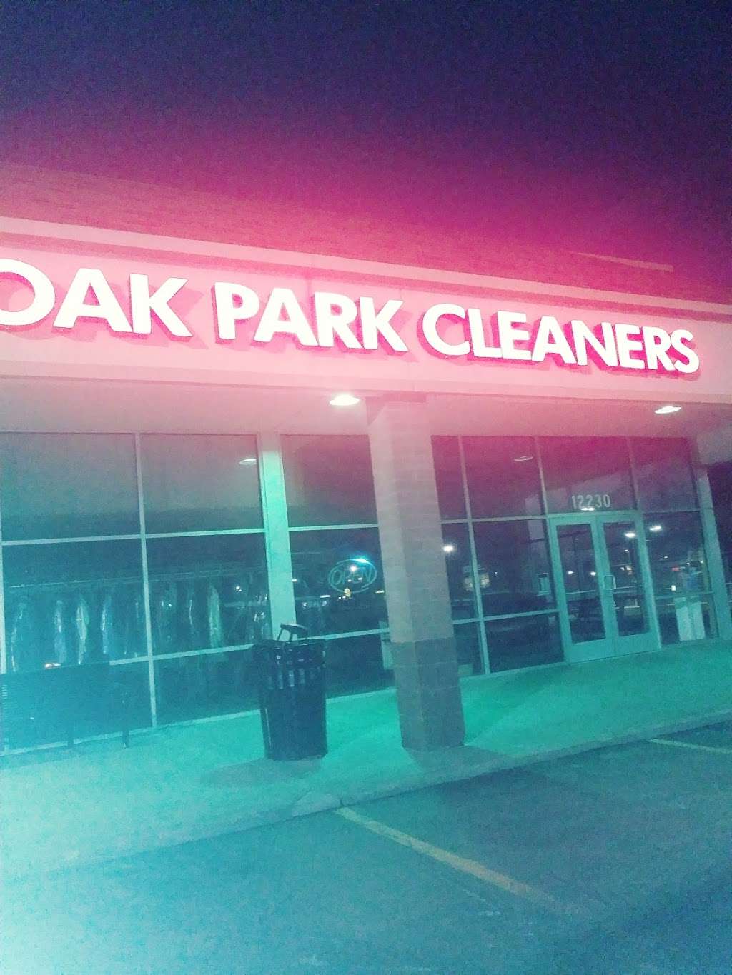 Oak Park Cleaners | 12230 W 95th St, Lenexa, KS 66215, USA | Phone: (913) 599-3040