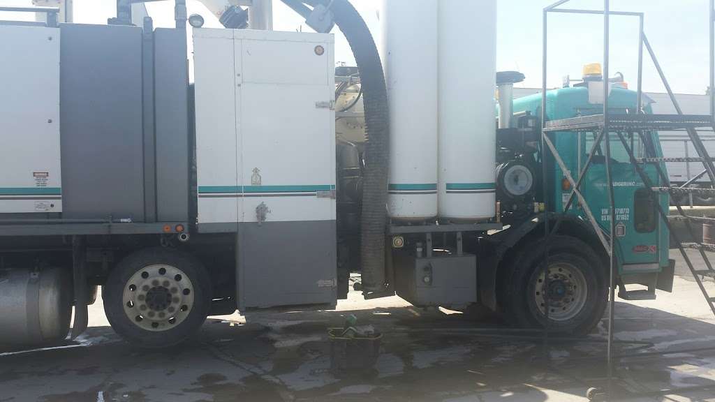 Figueroas I-10 Truck Wash | 195 E Valley Blvd, Rialto, CA 92376, USA | Phone: (909) 877-1010