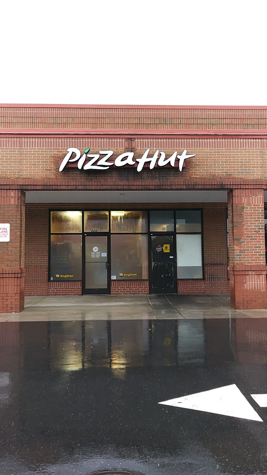 Pizza Hut | 5241 Hwy 557, Lake Wylie, SC 29710, USA | Phone: (803) 831-1188