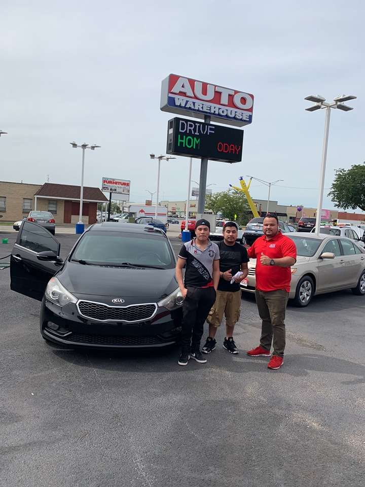 The Auto Warehouse | 2010 W North Ave, Melrose Park, IL 60160, USA | Phone: (773) 231-0986