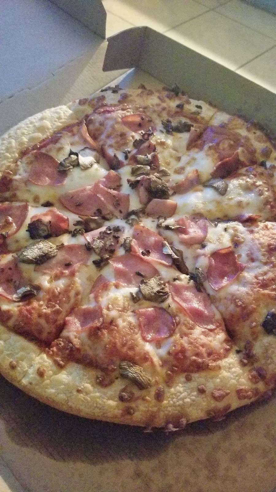 Pizza Hut | 4001 W Commerce St, San Antonio, TX 78207, USA | Phone: (210) 432-4766