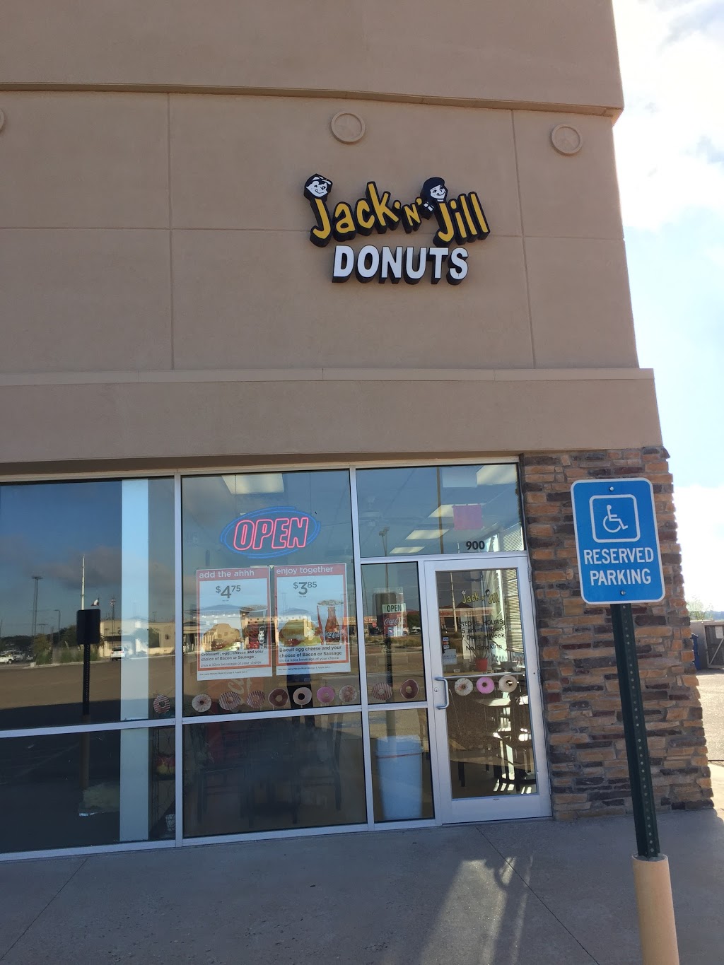 Jack & Jill Donuts | 3301 98th St #900, Lubbock, TX 79423, USA | Phone: (806) 748-4005
