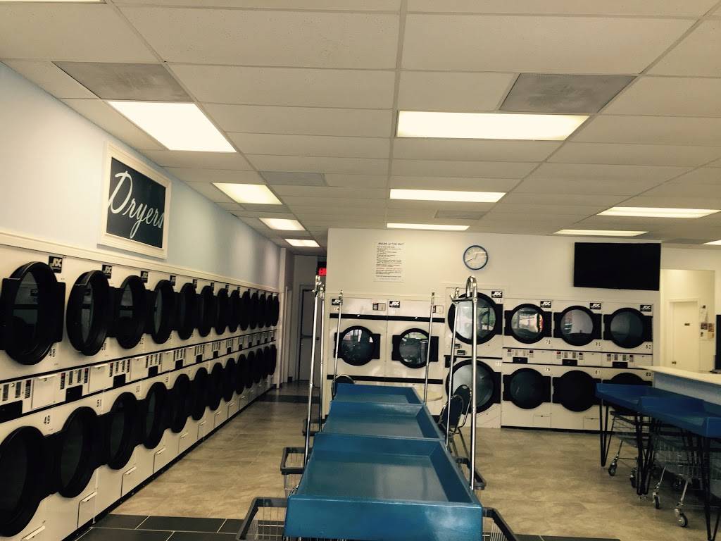 K & S Coin Laundry and Dry Cleaning also known as The Mat | 14919 E 9 Mile Rd, Eastpointe, MI 48021, USA | Phone: (586) 944-0888