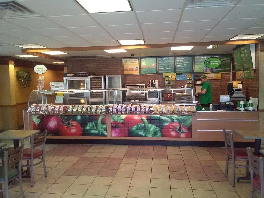 Subway Restaurants | 1451 Indianapolis Blvd, Whiting, IN 46394, USA | Phone: (219) 659-6559