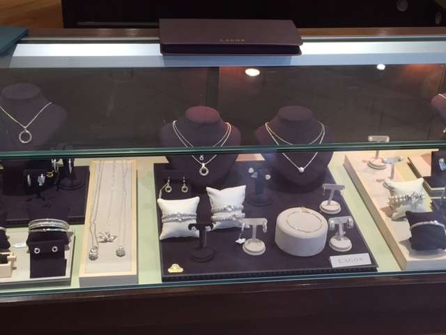 Reeds Jewelers at Duxbury | 5 Standish St, Duxbury, MA 02332, USA | Phone: (781) 934-1592